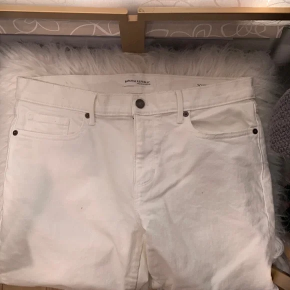 Banana Republic Frayed Straight Crop Jeans - Picture 3 of 7